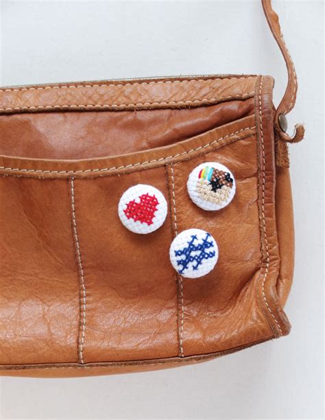 How-To: Instagram-Inspired Cross-Stitch Buttons | Make: