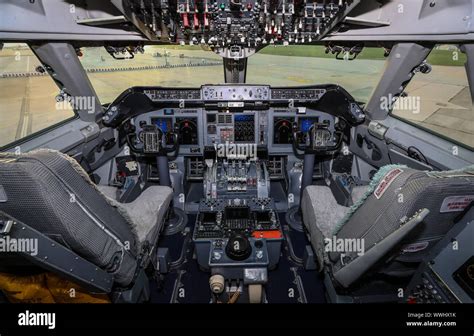 File:SOFIA Boeing 747SP Cockpit (after Wikimedia Commons | atelier-yuwa ...