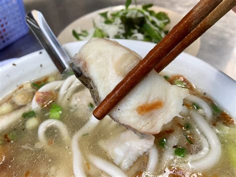 Bánh Canh Cá Lóc - Thick Rice Noodles with Snakehead Fish - Delicious ...