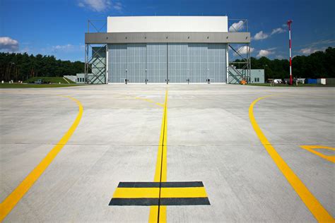 Downloads: Transport aircraft maintenance hangar at the military airport in Powidz | www.skanska.ro