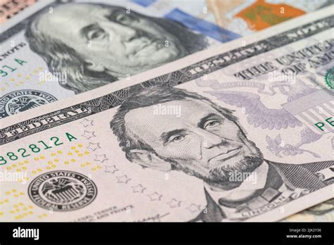 5 dollar bill close up, Portrait of Abraham Lincoln. U.S. president Stock Photo - Alamy