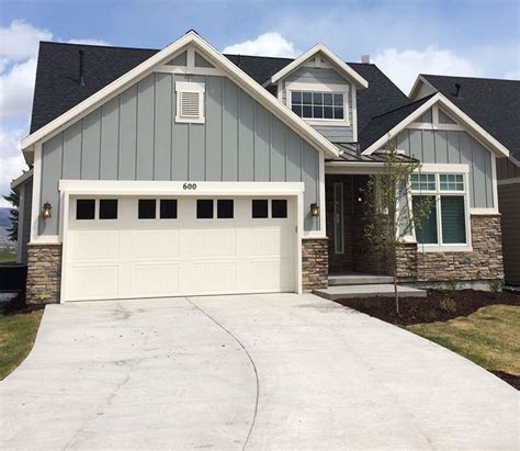 Types of Vinyl Siding: 8 Styles to Choose From (16 Photos) | Siding Authority