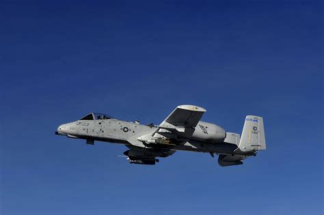 Arizona lawmakers, others renew call to keep A-10 fighter jet flying – Cronkite News