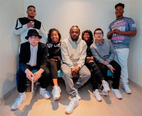 Kendrick Lamar Takes Kids From Former High School To The GRAMMYs (Video) | HipHop-N-More