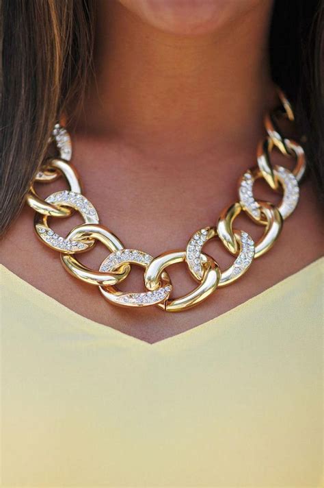 Love this chunky chain necklace with diamonds #goldnecklace | Clear necklace, Gold statement ...