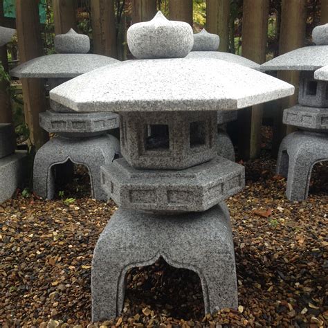 Kodai Rokkaku Yukimi Japanese stone lantern - Kyoto Range