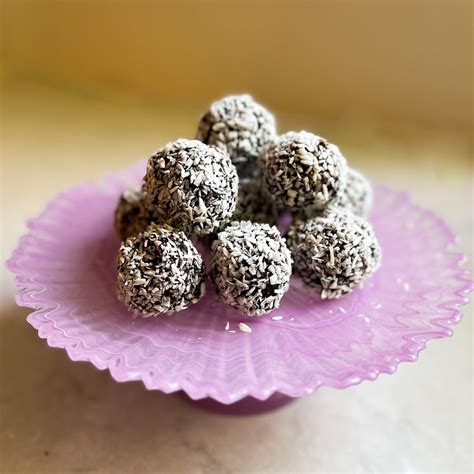 Israeli chocolate "balls" - Vered's Israeli Cooking