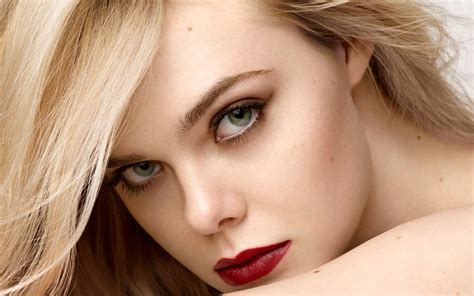 Wallpaper : celebrity, makeup, red lipstick, portrait, face, women, Elle Fanning 2560x1600 ...