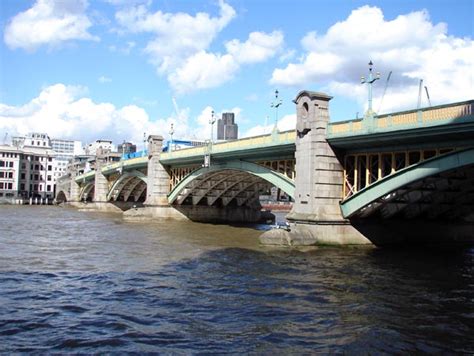 The Charles Dickens Page - Southwark Bridge Photo 2008