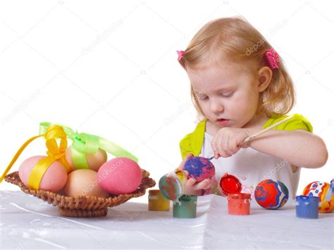 Girl paint easter egg — Stock Photo © Kruchenkova #1305479