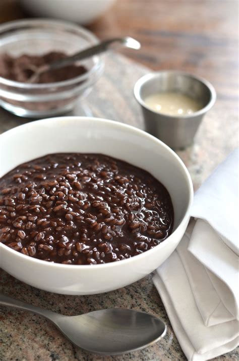 Champorado (Filipino Chocolate Rice Pudding) Recipe - Hungry Huy