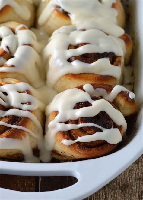 Cinnamon buns with cream cheese frosting | Cinnamon buns, Yummy food ...