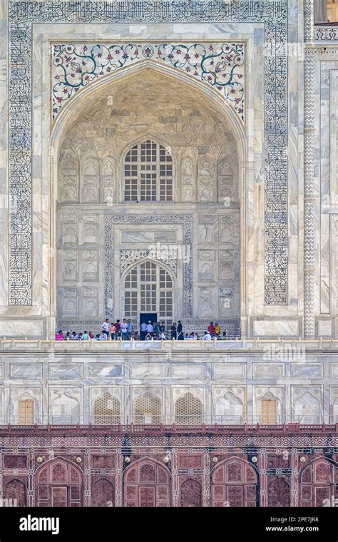 A marble portal of the Taj Mahal in Agra, India Stock Photo - Alamy