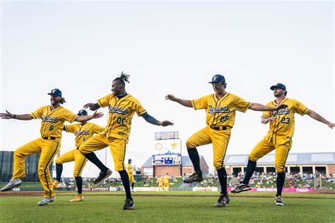 Meet the Savannah Bananas, who wow fans and have MLB's attention - Los Angeles Times