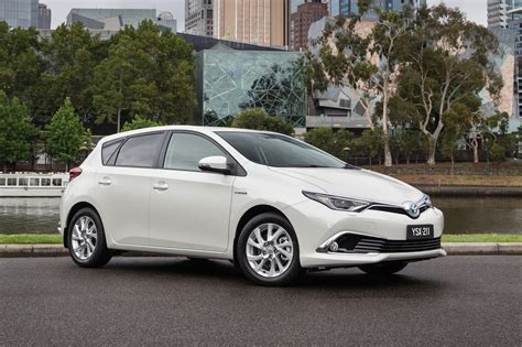 Toyota Corolla hybrid to go on sale in Australia mid-2016 ...