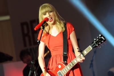 Westfield London Christmas Lights Ceremony - 065 - Taylor Swift Web Photo Gallery | Taylor swift ...