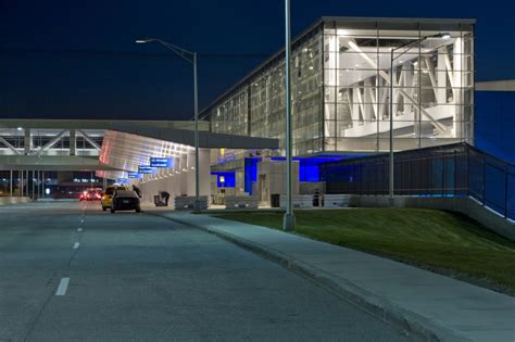 Architecture Photography: Detroit Metropolitan Wayne County Airport, North Terminal / Gensler (1 ...