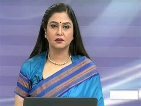 Doordarshan News Anchor Neelum Sharma Passes Away, Netizens Offer Condolences - Filmibeat