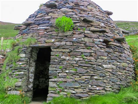 Beehive Huts - Amazing Dry Stone Huts in Ireland