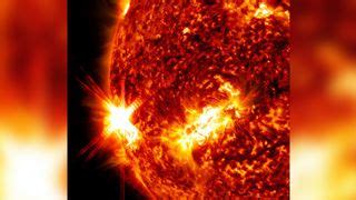 Huge solar flare erupts on the sun from 'hyperactive' sunspot | Space