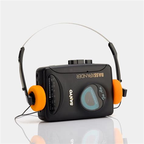 Sanyo MGR-710 AM/FM Portable Cassette Player – Retrospekt