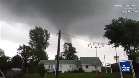 Tornado Spotted in Mayfield, Kentucky - Videos from The Weather Channel