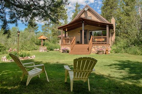 Yellowstone Cabin Vacation Rental in Island Park | Cabin vacation, Yellowstone vacation ...