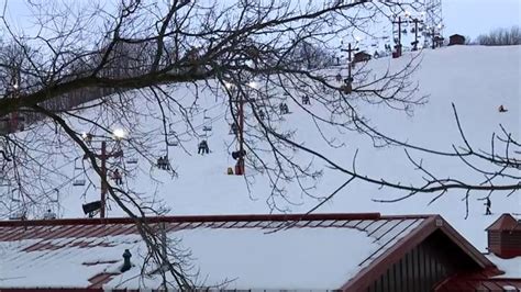 Southeast Wisconsin's heavy snow keeps Sunburst Ski Hill open | FOX6 Milwaukee