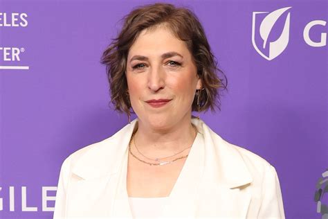 Mayim Bialik looks back at 'SNL' parody that mocked her nose with ...