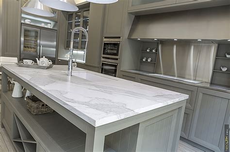 Resilient Porcelain Slabs For Kitchen Countertops, Islands And Bath