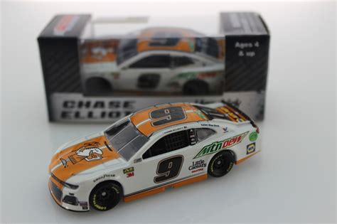 Chase Elliott 2019 Little Caesars / Mountain Dew 1:64 Nascar Diecast