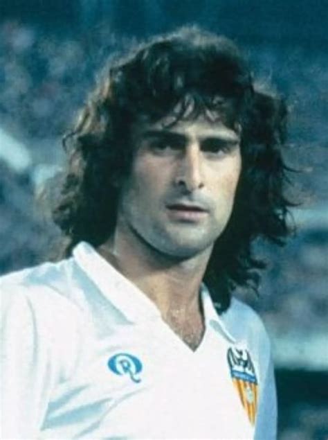 11 Facts About Mario Kempes | FactSnippet