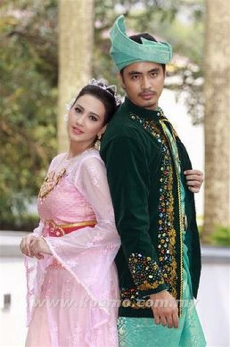 [6 Photos] Fathia Latiff And Aiman Hakim Redza Already Back Together ...