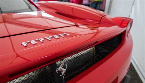 Enzo | Enzo Ferrari V12 660cv 656N.m 400ex 2000-2004 1255kg … | Flickr