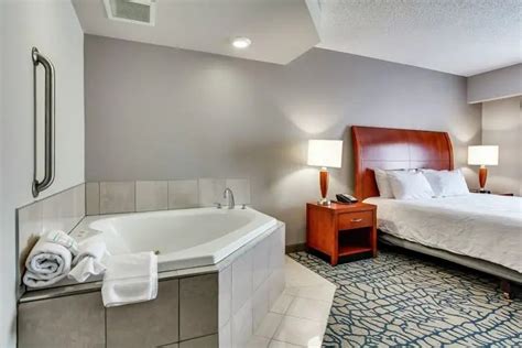 12 Louisville Hotels With Jacuzzi Rooms or Hot Tub Suites (KY)