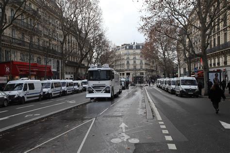 Manifestation nationale pour les libertés place de la République à Paris - nos photos ...