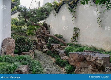 Suzhou Garden, Traditional Architecture Stock Photo - Image of oriental, asian: 126720840