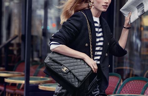 Easy ReturnThe Difference Between The Chanel 2.55 And The Classic Flap ...