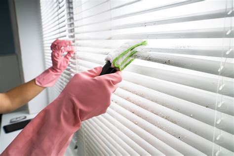 How to Clean Venetian Blinds: Tips for Light and Deep Cleaning