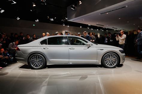 VW Phideon luxury sedan revealed, destined for China only