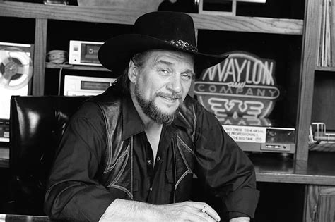 5 Of The Most Bad*ss Moments In Waylon Jennings’ Legendary Career - LA Times Now