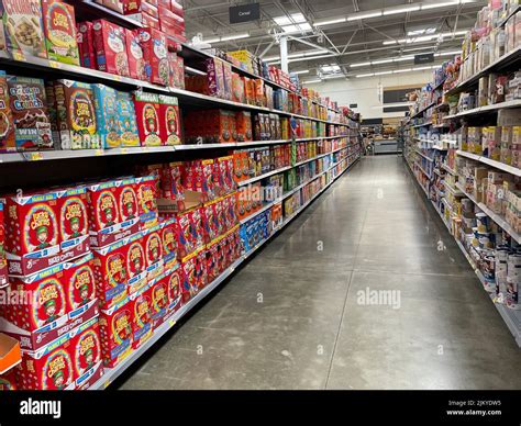 Grovetown, Ga USA - 04 20 22: Walmart retail store Cereal aisle looking ...