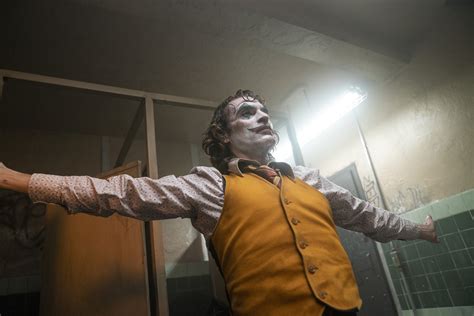 Joker (2019) Still - Joaquin Phoenix as Arthur Fleck / The Joker - Joker (2019) Photo (43000672 ...