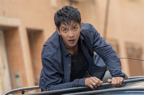 Review: Netflix’s "Vagabond" Stars Suzy In An Entertaining Conspiracy ...