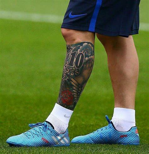 Pin de shitu yadav em Messi | Tatuagem panturrilha masculina, Tatuagem, Panturrilhas