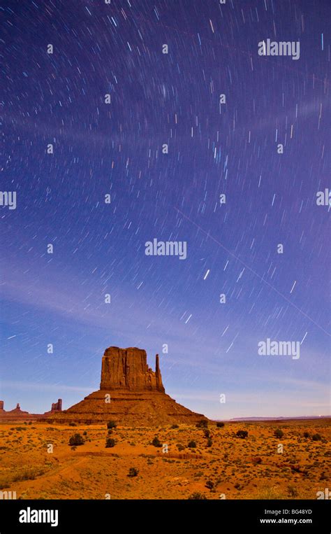 Monument valley night sky hi-res stock photography and images - Alamy