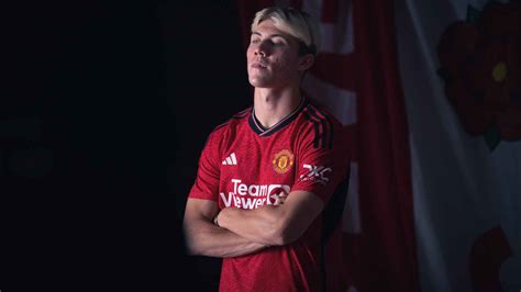 Hero film for Man Utd new signing Rasmus Hojland | Manchester United