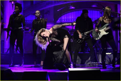 Miley Cyrus Performs on 'Saturday Night Live' - Watch Here! | Photo ...