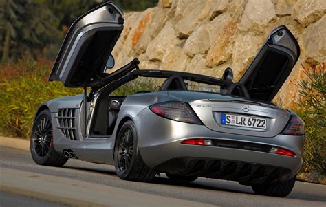 The Bespoke AMG Supercharged V8 at the Heart of the Mercedes-Benz SLR ...