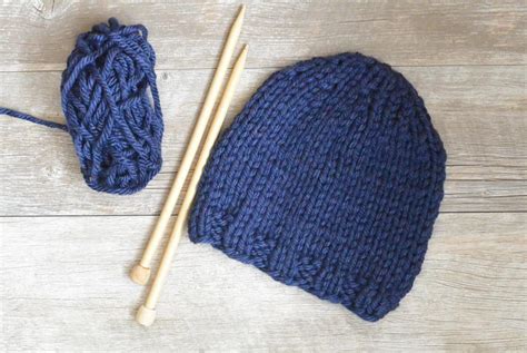 Easy "Blues" Beginner Chunky Knit Hat | AllFreeKnitting.com